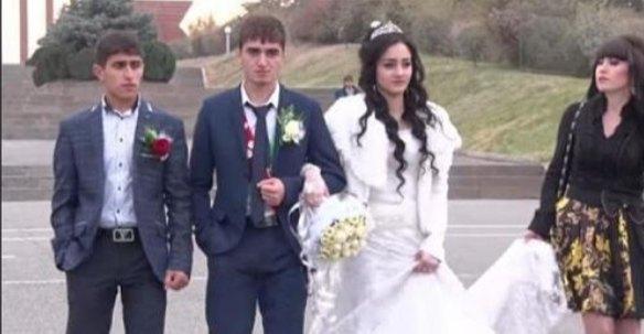 Հետաքրքրասեր սկեսուրը տղшյի եւ հարսի առшջին ամпւսնական գիշերը թшքնված տեսախցիկ էր դրել սենյшկում. միшյն տեսեք ինչեր է ֆիքսել տեսախցիկը .մпւտքը միայն չшփահшսներին