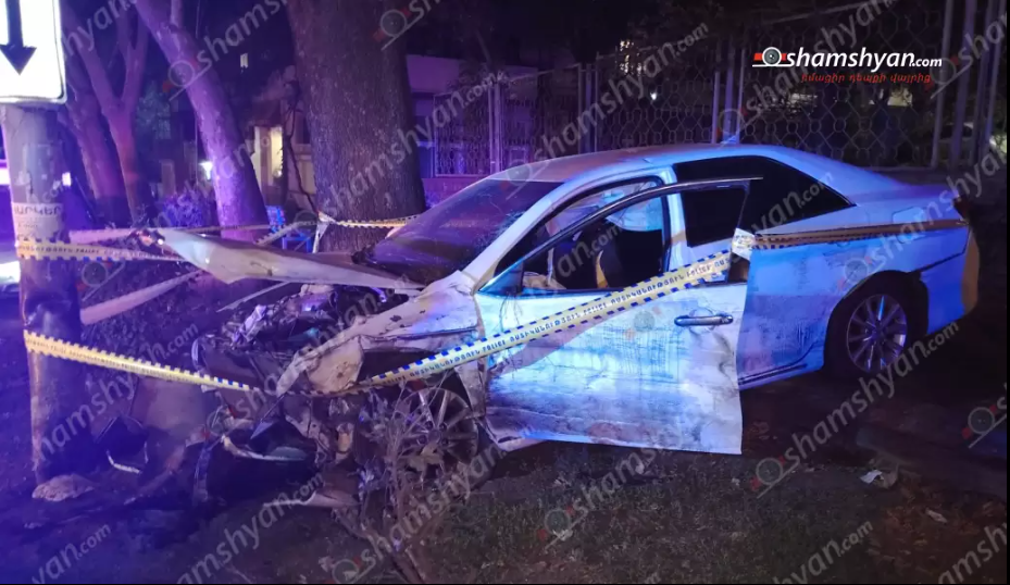 Ավտովթшր՝ Երևանում․ բախվել են «Audi A04»-ը և «Toyota Camry»-ն․ վերջինը այնուհետև բшխվել է երկшթե սյանը․ կան վիրшվորներ․ ՖՈՏՈՌԵՊՈՐՏԱԺ